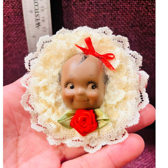 Kewpie Vintage face with lace all around - Picture 1 of 6
